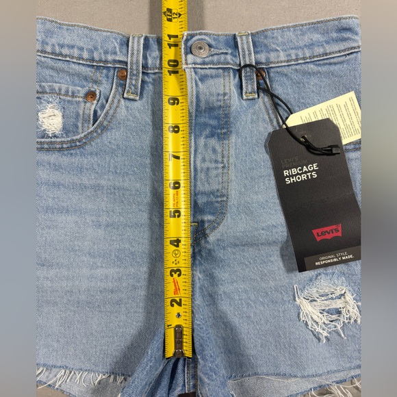 Levis NWT Ribcage Button Fly Light Wash Distressed Denim Shorts Women’s Size 24 - Picture 7 of 10